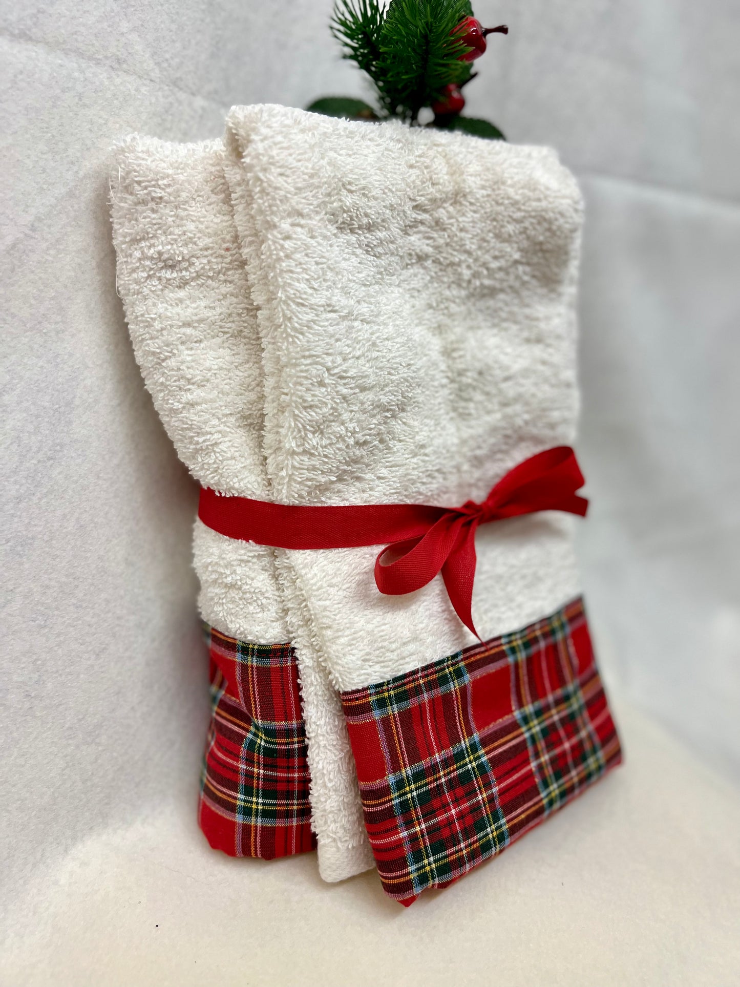 Coppie di asciugamani | Decorati | Personalizzabili | Pezzi Unici - Piacevolmente Country di Rosi Maria Cristina