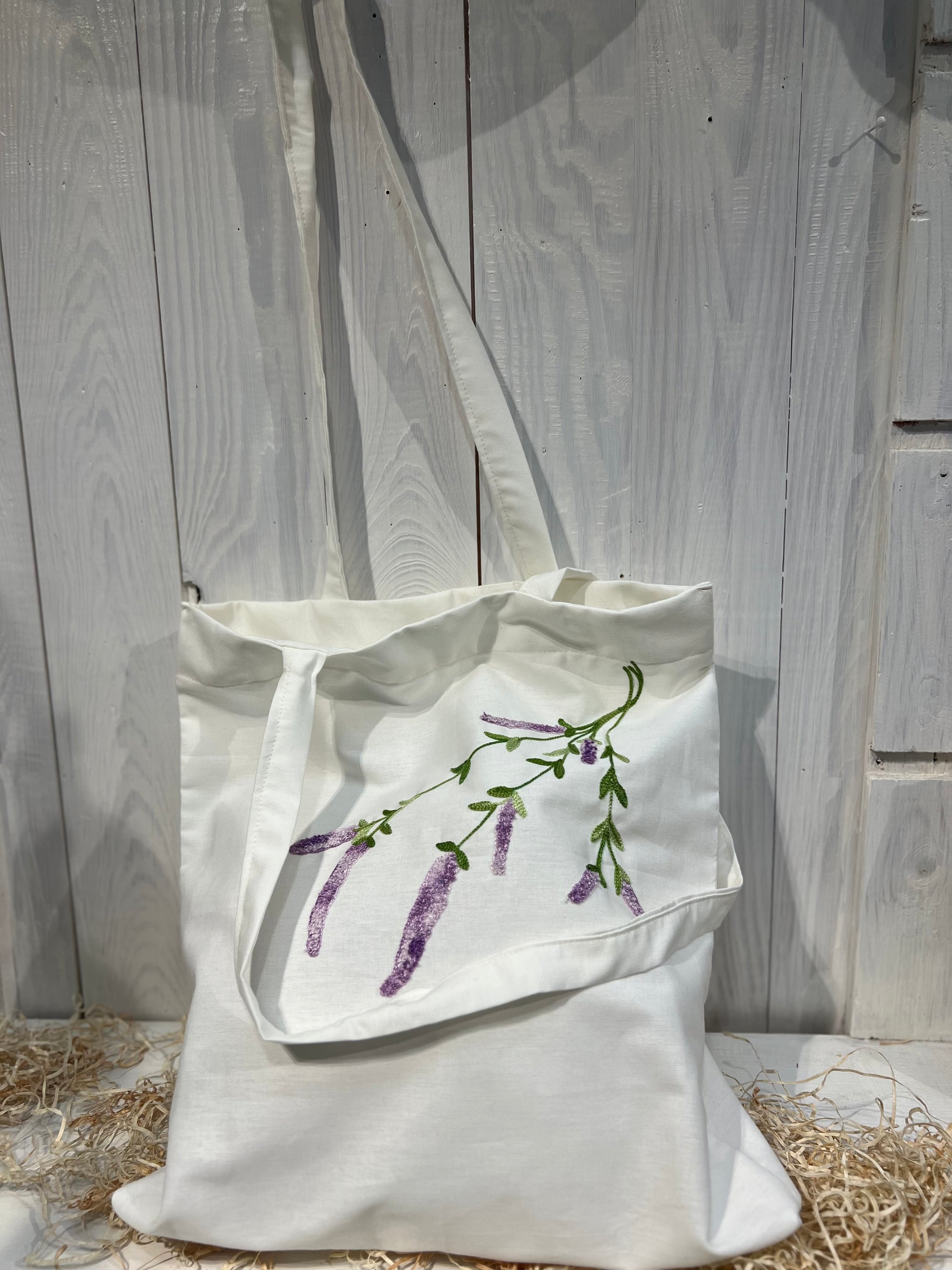 Tote Bag Floreale Country Chic - con Ricamo a Fiori - Pronto per la spedizione - Piacevolmente Country di Rosi Maria Cristina