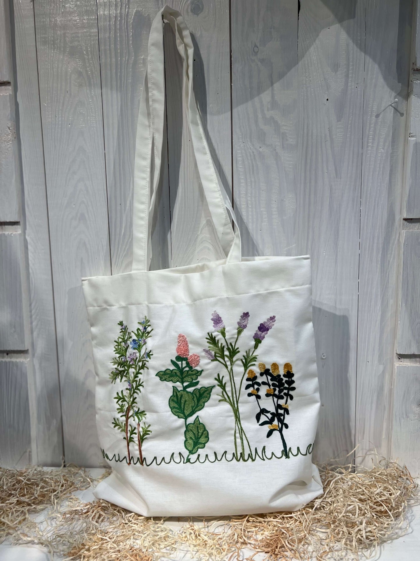 Tote Bag Floreale Country Chic - con Ricamo Fiori - Pronto per la spedizione - Piacevolmente Country di Rosi Maria Cristina