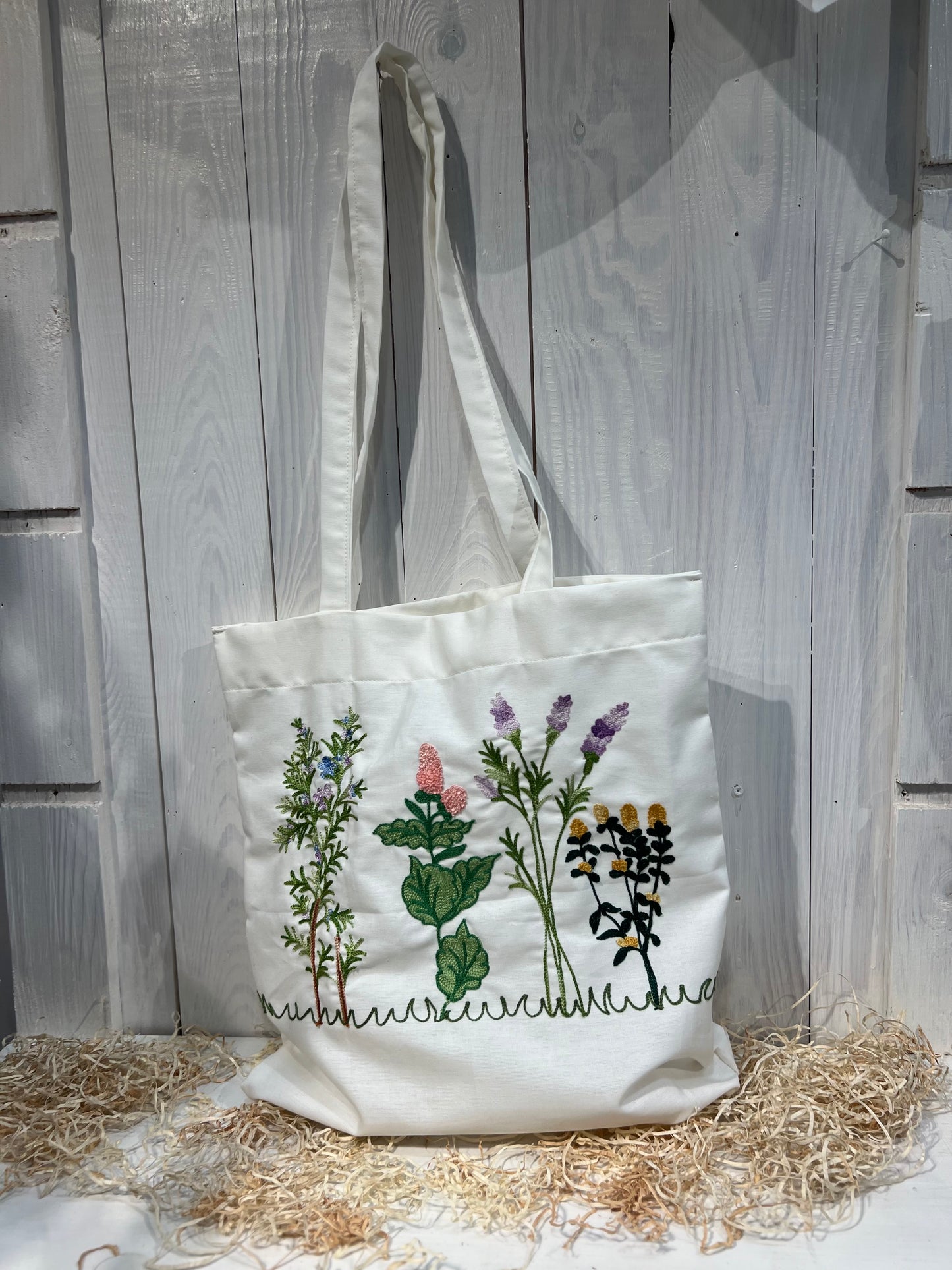 Tote Bag Floreale Country Chic - con Ricamo Fiori - Pronto per la spedizione - Piacevolmente Country di Rosi Maria Cristina