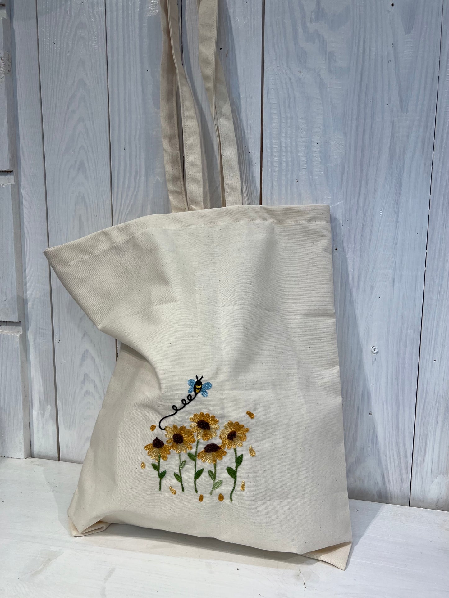 Sac fourre-tout avec tournesols et abeilles - Sac fourre-tout avec broderie de fleurs d’apina - Sac shopper brodé