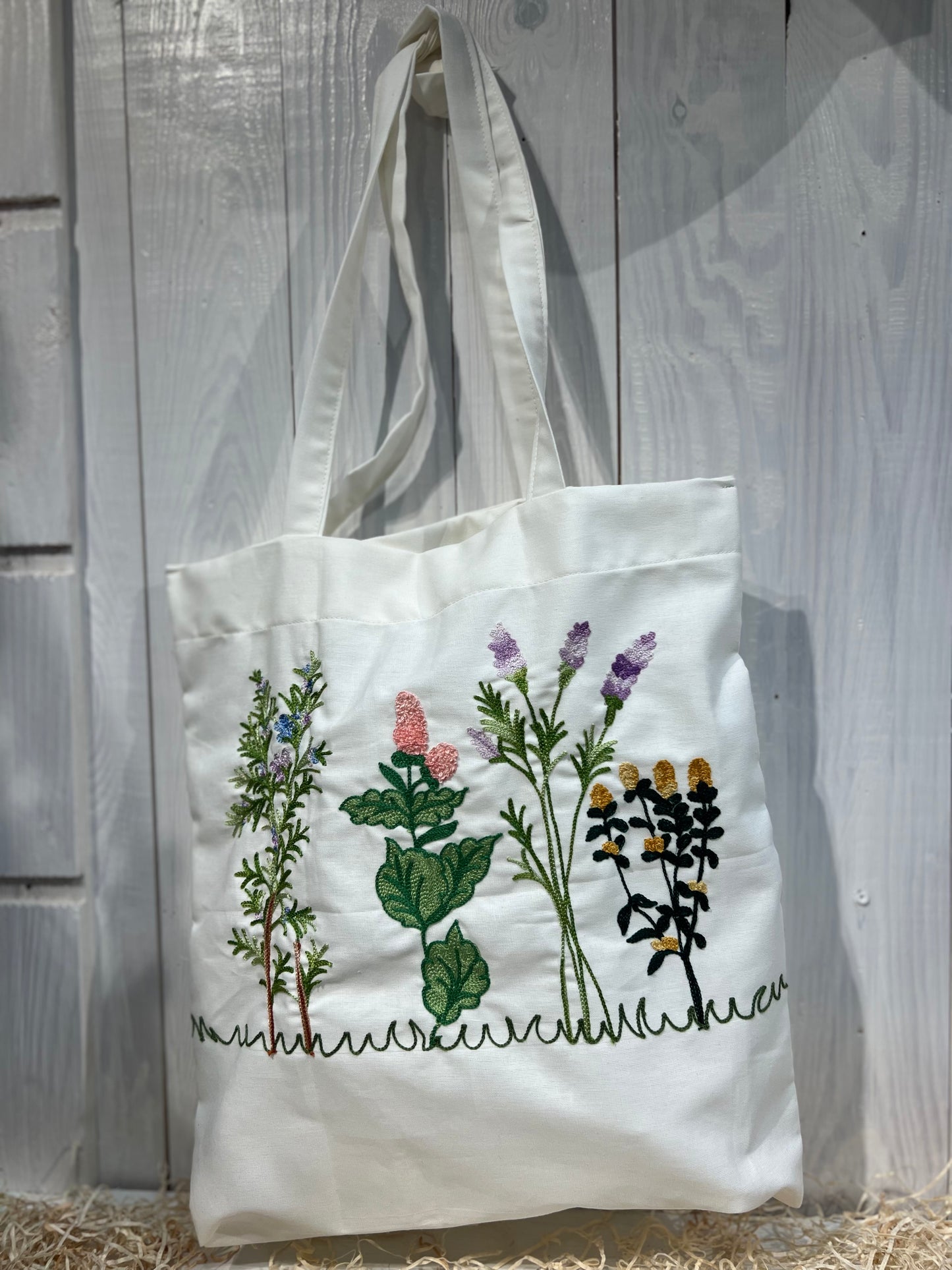 Tote Bag Floreale Country Chic - con Ricamo Fiori - Pronto per la spedizione - Piacevolmente Country di Rosi Maria Cristina