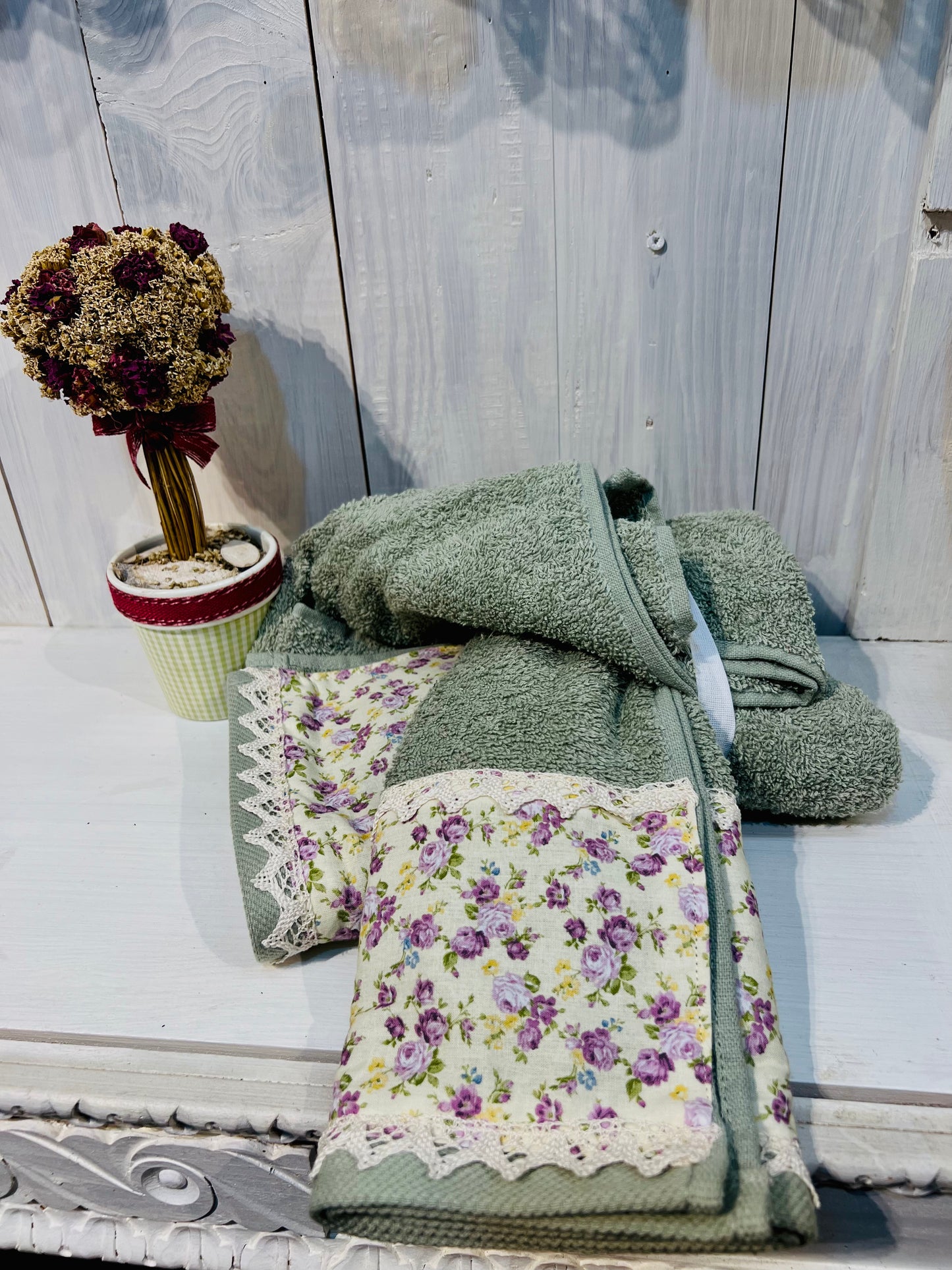 Coppie di asciugamani - Decorati e personalizzabili - Pezzi Unici - Piacevolmente Country di Rosi Maria Cristina